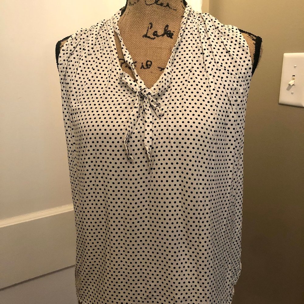 polka dot shirt with bow with open back